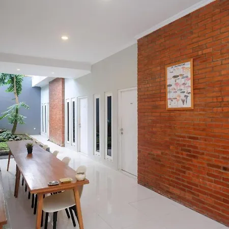 Urbanview Stay @H Jakal By Reddoorz-2